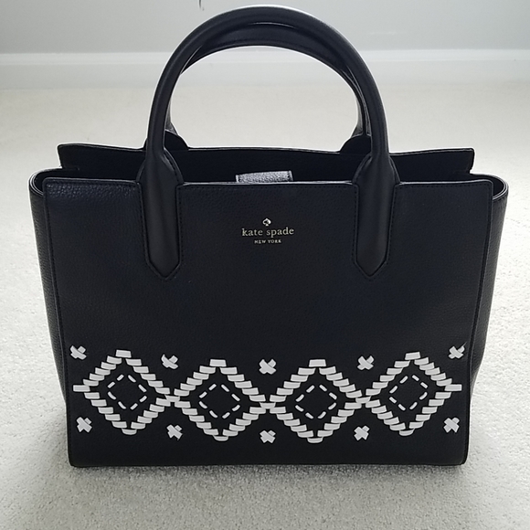 kate spade Handbags - Kate Spade Meriwether Flynn Leather Tote- EUC!